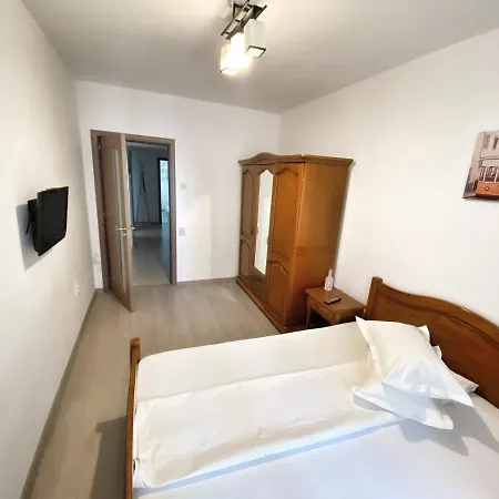 公寓 ”modern Apartment” Old